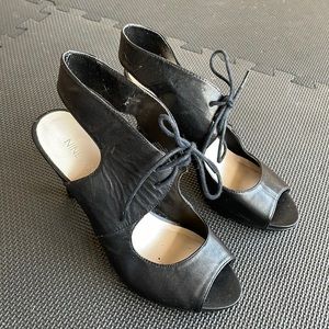 Nine West high heal open shoe with lace